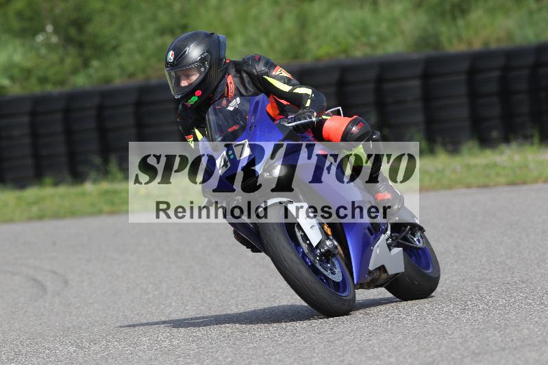 /Archiv-2025/10 23.04.2025 Cornu Master School ADR/gruen-vert/47